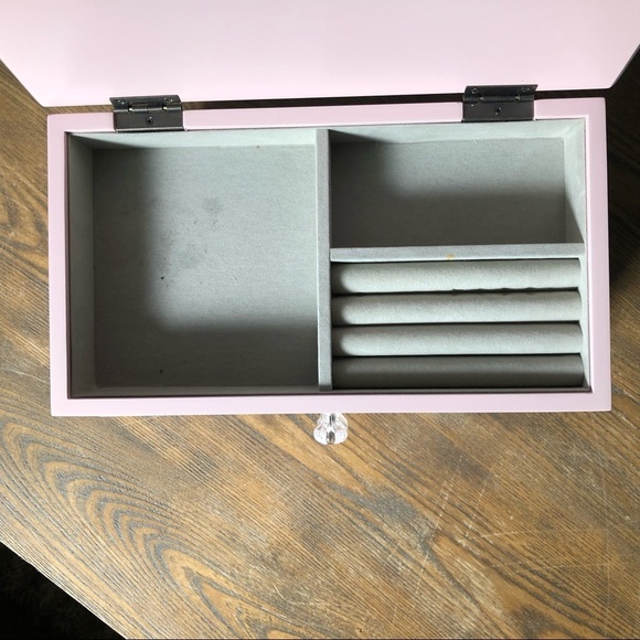 Pink jewelry box with crystal knobs - Picture 5 of 8